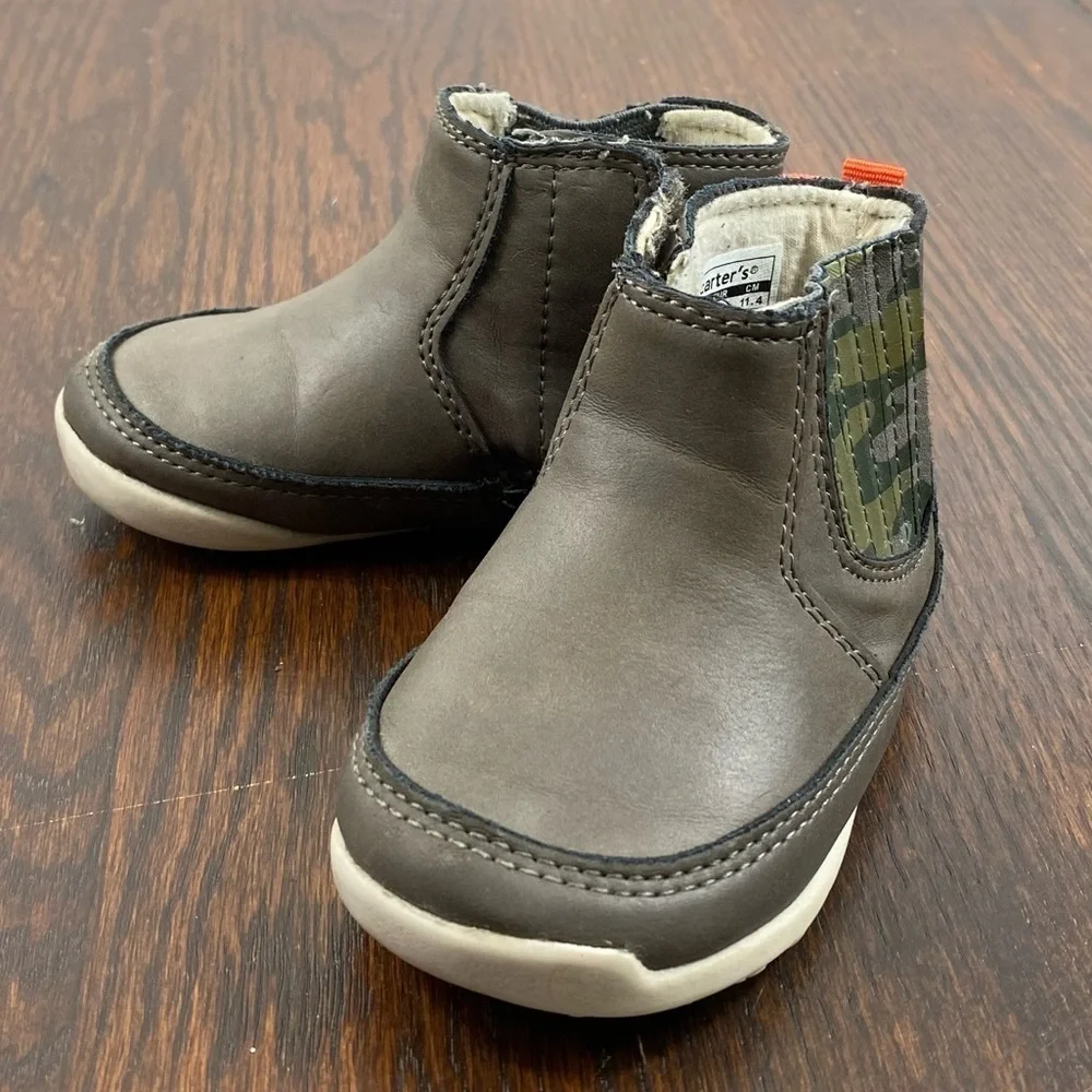 Carter’s Baby Shoes Boots Gray/Tan with Camo On The Side Rubber‎ Bottom Sz 4